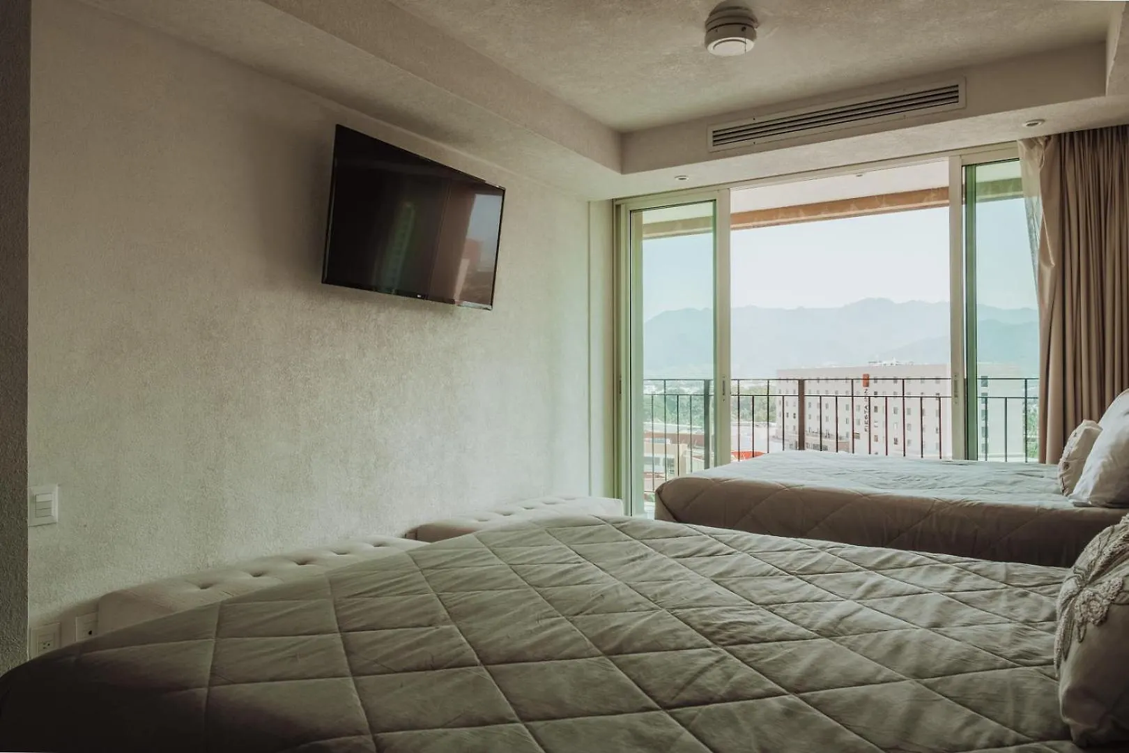 Grand Venetian Beachfront Condos Puerto Vallarta Mexikó