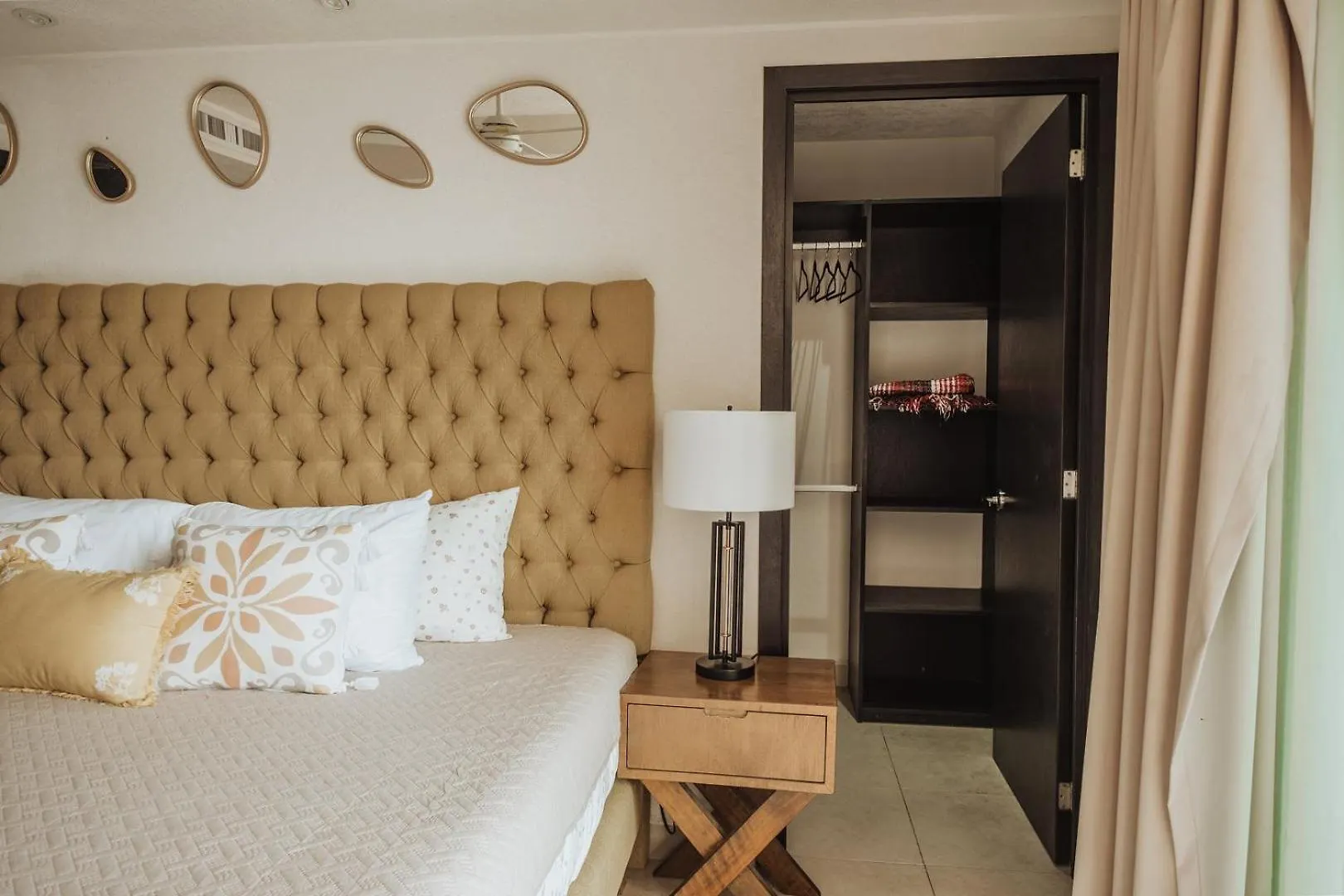Grand Venetian Beachfront Condos Puerto Vallarta Apartman