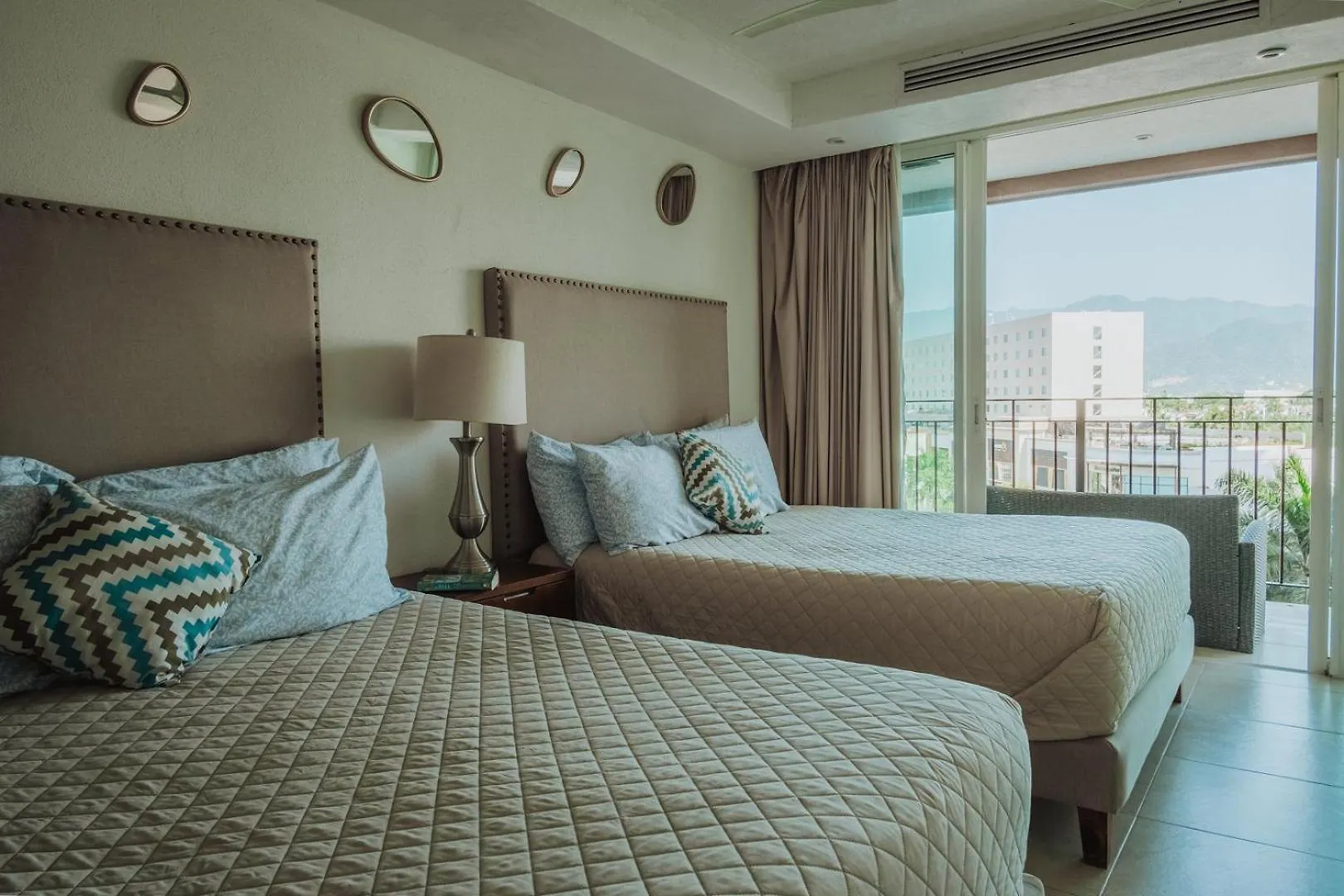 Apartman Grand Venetian Beachfront Condos Puerto Vallarta