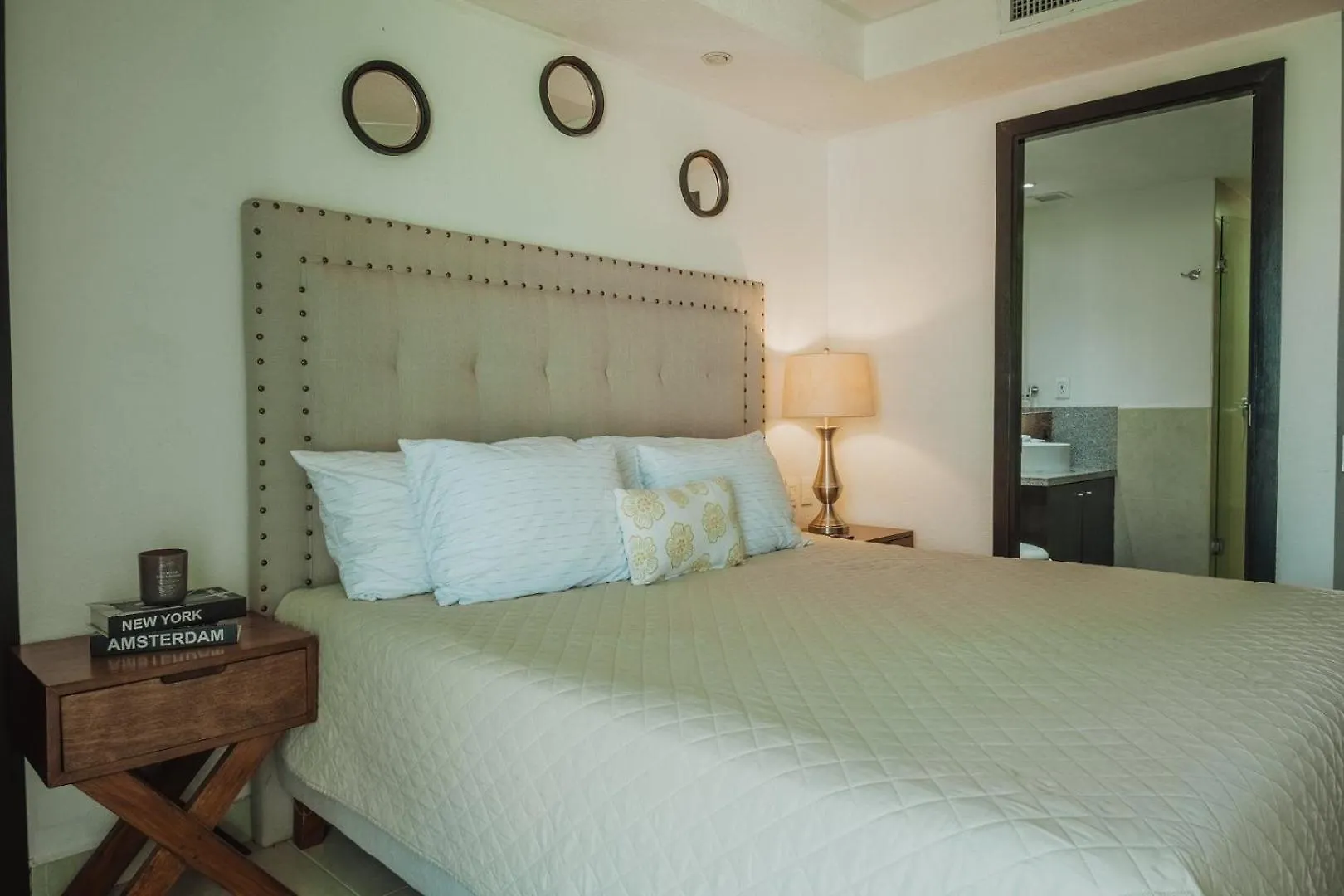 Grand Venetian Beachfront Condos Puerto Vallarta 0*,