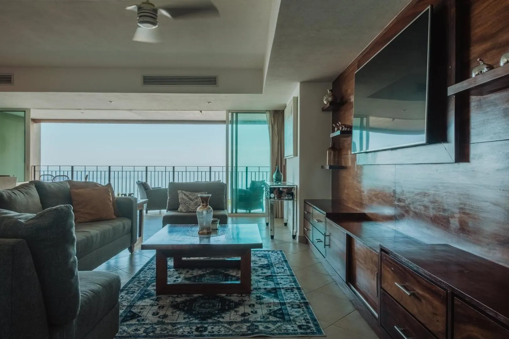 Apartment Grand Venetian Beachfront Condos Puerto Vallarta