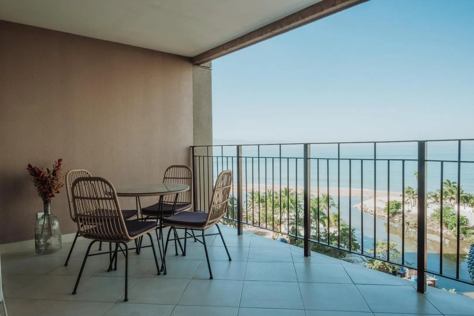 Grand Venetian Beachfront Condos Puerto Vallarta 0*,  Mexikó