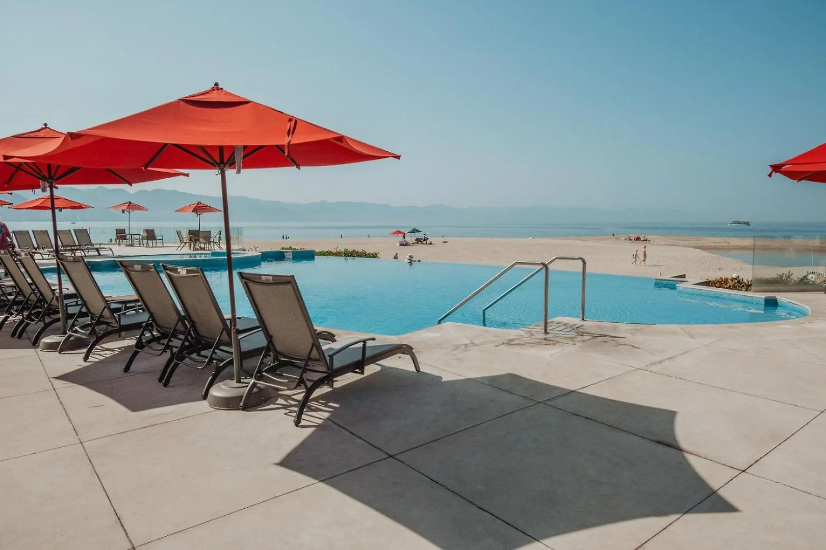 Grand Venetian Beachfront Condos Puerto Vallarta