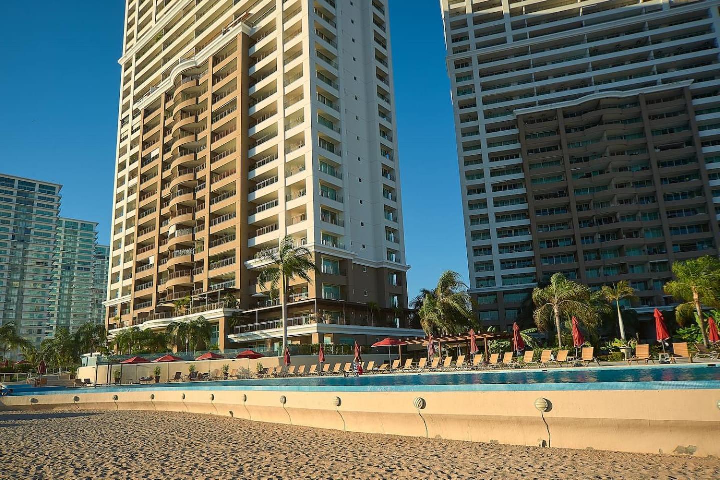 Grand Venetian Beachfront Condos Apartment Puerto Vallarta, Mexico